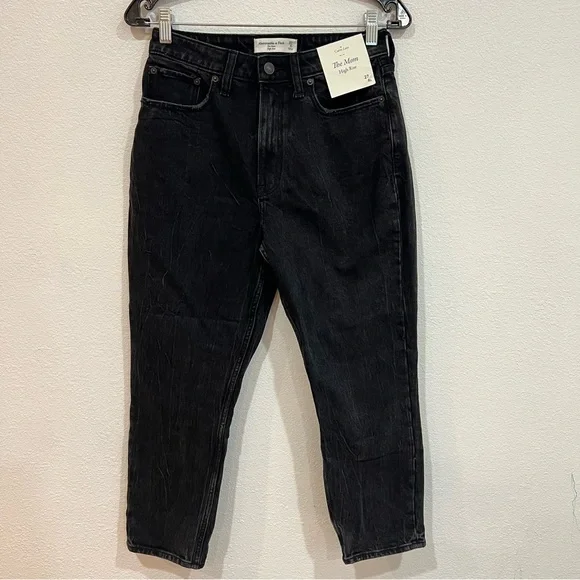Abercrombie & Fitch Curve Love High Rise Mom Jean Black Women’s Size 27/4 Short - Picture 6 of 8